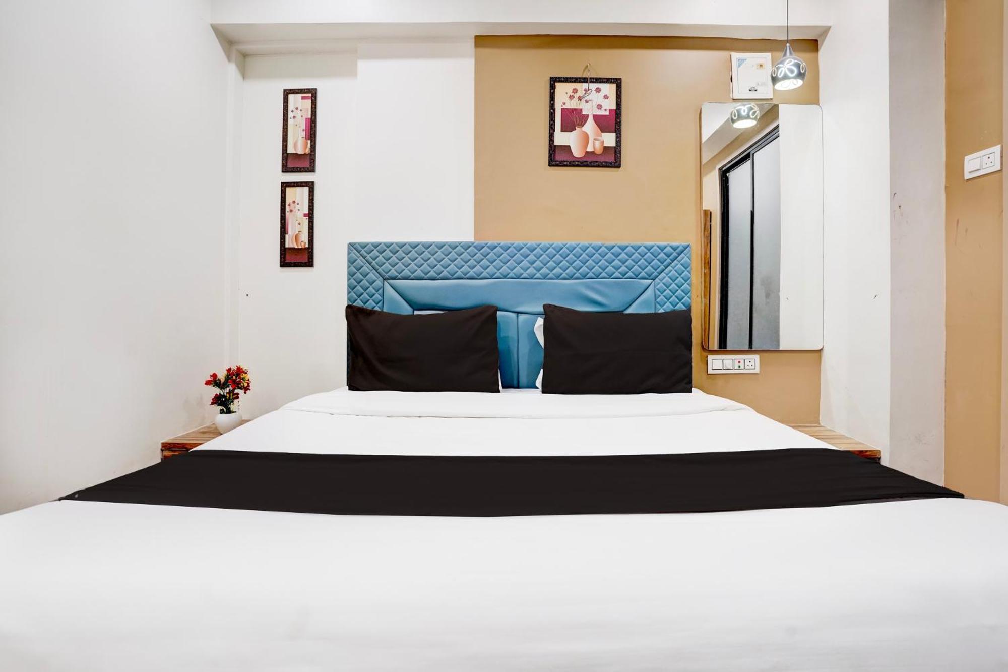 Super Collection O Vesu Surat Formerly Hotel Signature Exterior photo