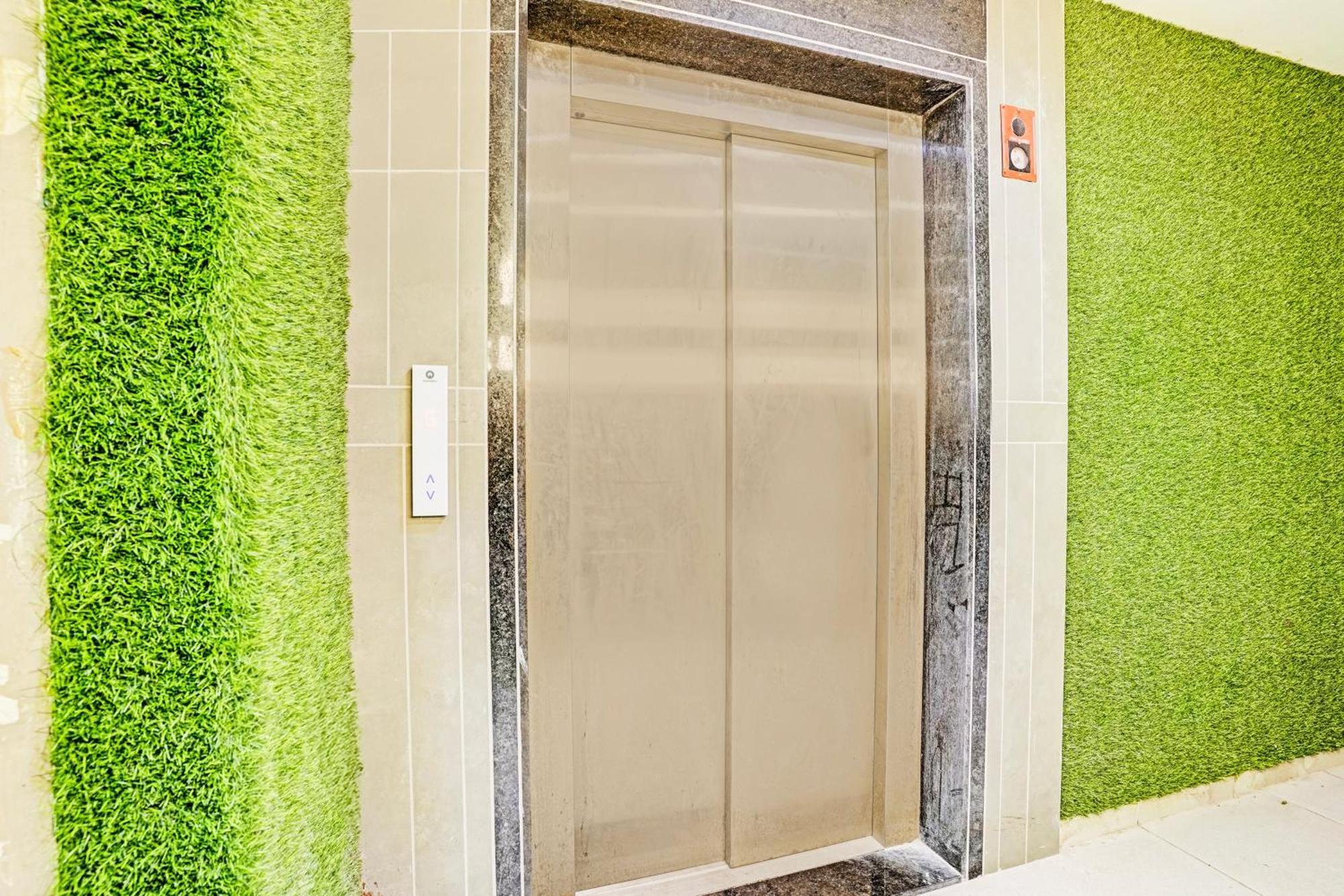 Super Collection O Vesu Surat Formerly Hotel Signature Exterior photo